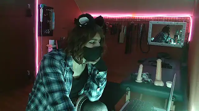 Snapshot of Ginny-the-bdsm-nympho chatting on 02/20/25, 06:02 Ginny-the-bdsm-nympho online show from 02/20/25, 06:02