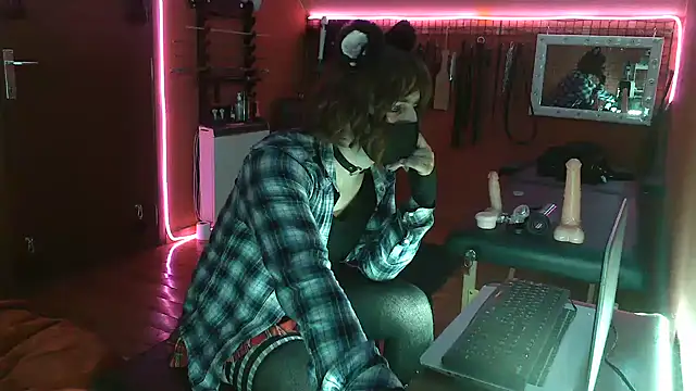 Snapshot of Ginny-the-bdsm-nympho chatting on 03/13/25, 06:01 Ginny-the-bdsm-nympho online show from 03/13/25, 06:01