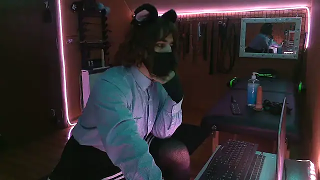 Snapshot of Ginny-the-bdsm-nympho chatting on 10/12/25, 04:17 Ginny-the-bdsm-nympho online show from 10/12/25, 04:17