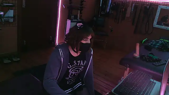 Snapshot of Ginny-the-bdsm-nympho chatting on 11/13/25, 05:56 Ginny-the-bdsm-nympho online show from 11/13/25, 05:56