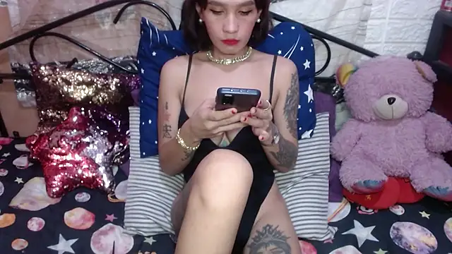 Snapshot of TS_Peachy chatting on 01/12/25, 12:44 TS Peachy online show from 01/12/25, 12:44