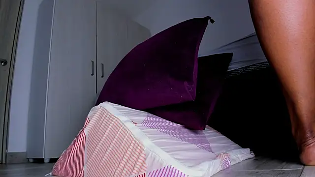 Skarleth69 online show from 09/09/25, 12:43