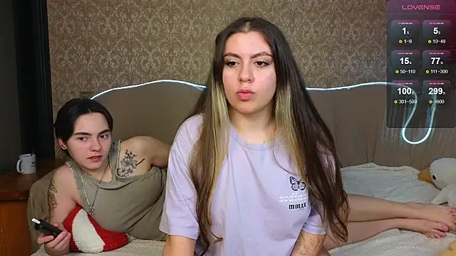 twobabesweet online show from 02/13/25, 04:22