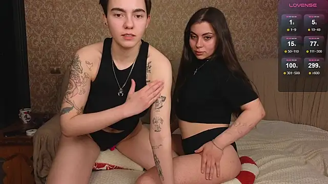 twobabesweet online show from 04/23/26, 04:46