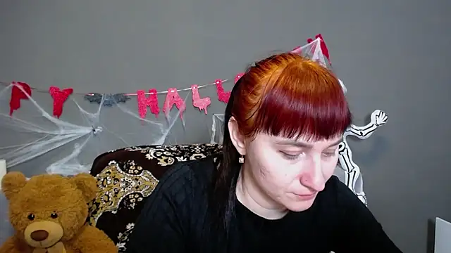 NinaFlawlees online show from 10/28/25, 01:03