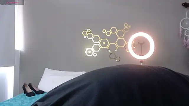 adriscute online show from 01/08/25, 07:56