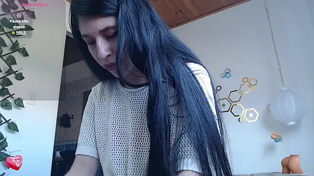 adriscute online show from 02/26/25, 09:37