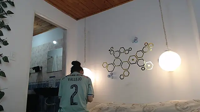 adriscute online show from 03/06/25, 01:16