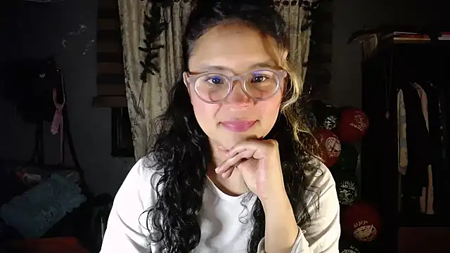 Hathorlove online show from 12/17/25, 03:23