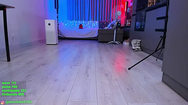 nikkisweetie online show from 02/03/25, 05:29