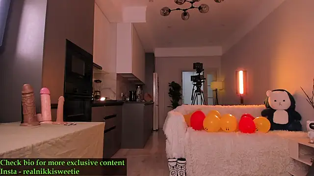 Snapshot of nikkisweetie chatting on 06/01/26, 04:14 nikkisweetie online show from 06/01/26, 04:14