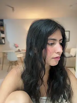 Gaby zahir  online show from 03/11/25, 12:39