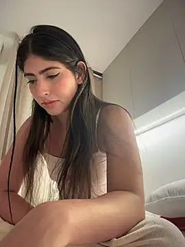 Gaby zahir  online show from 12/04/25, 10:02