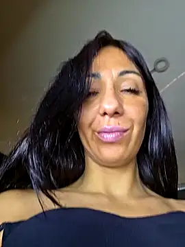 Snapshot of LeticiaWoods chatting on 10/07/25, 10:01 LeticiaWoods online show from 10/07/25, 10:01