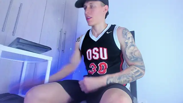 Snapshot of enzo_bvlgari chatting on 03/03/25, 10:42 enzo bvlgari online show from 03/03/25, 10:42