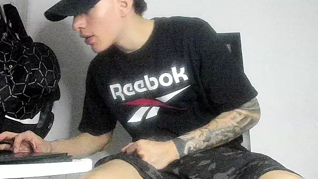 Snapshot of enzo_bvlgari chatting on 01/08/26, 07:21 enzo bvlgari online show from 01/08/26, 07:21