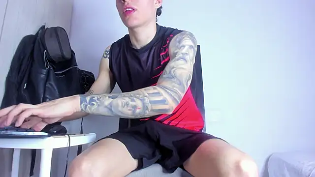 Snapshot of enzo_bvlgari chatting on 02/19/26, 03:19 enzo bvlgari online show from 02/19/26, 03:19