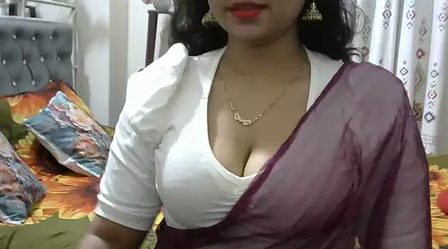 Snapshot of cutebengaligirl chatting on 01/01/25, 10:56 cutebengaligirl online show from 01/01/25, 10:56