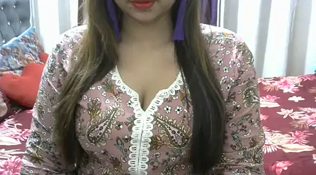 Snapshot of cutebengaligirl chatting on 03/03/25, 08:32 cutebengaligirl online show from 03/03/25, 08:32