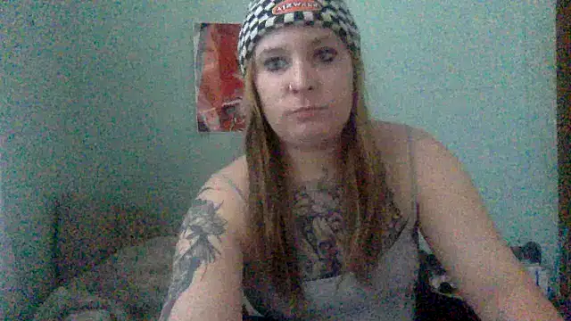 Snapshot of alexabunni chatting on 10/24/25, 01:18 alexabunni online show from 10/24/25, 01:18