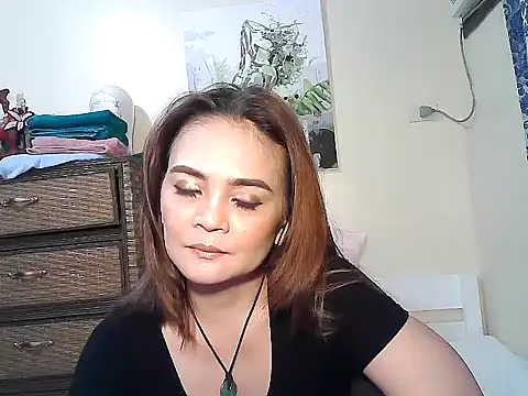 Snapshot of Kisses-13 chatting on 11/02/25, 01:57 Kisses-13 online show from 11/02/25, 01:57