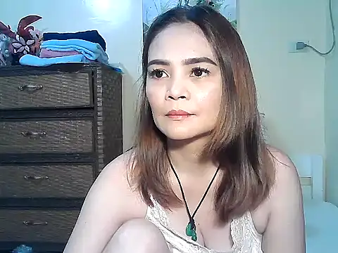 Snapshot of Kisses-13 chatting on 12/04/25, 02:04 Kisses-13 online show from 12/04/25, 02:04