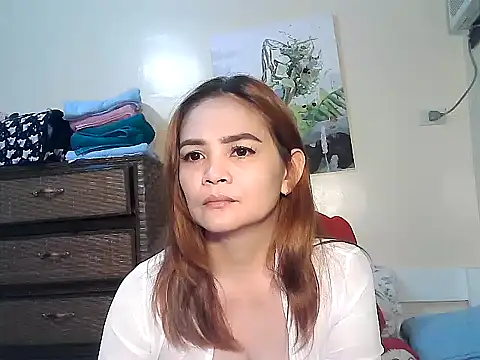 Snapshot of Kisses-13 chatting on 02/24/26, 01:53 Kisses-13 online show from 02/24/26, 01:53