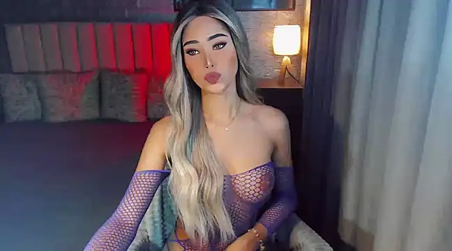 Snapshot of Miss_Amandaversace chatting on 02/11/25, 09:35 Miss Amandaversace online show from 02/11/25, 09:35