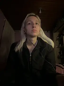 bunnydark00 online show from 09/12/25, 11:48