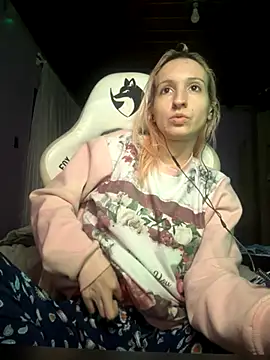 bunnydark00 online show from 10/19/25, 01:28