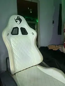 bunnydark00 online show from 04/14/26, 04:07