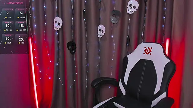 Snapshot of SolaZolas chatting on 10/21/25, 01:39 SolaZolas online show from 10/21/25, 01:39