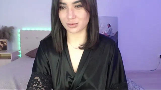 Snapshot of RoxannePure chatting on 02/15/25, 08:11 RoxannePure online show from 02/15/25, 08:11