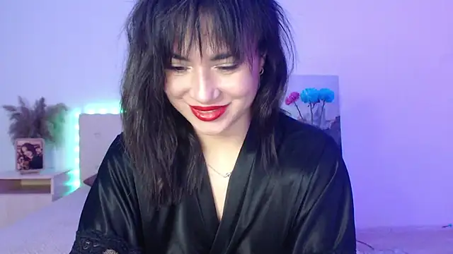 Snapshot of RoxannePure chatting on 10/28/25, 04:27 RoxannePure online show from 10/28/25, 04:27