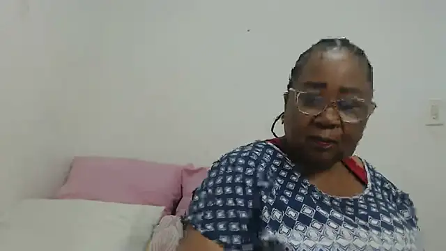 Snapshot of KinkyRicoSaisyours chatting on 10/19/25, 06:52 KinkyRicoSaisyours online show from 10/19/25, 06:52