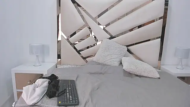 Naughty  Mom online show from 02/01/25, 07:44