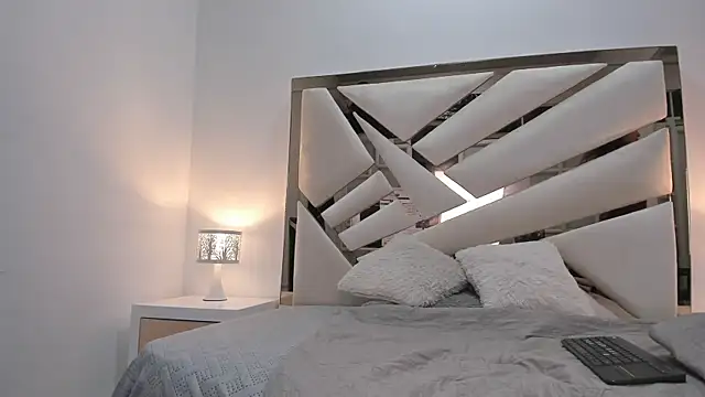 Naughty  Mom online show from 02/18/25, 08:59