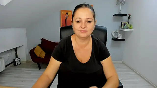 Snapshot of LollaGirl chatting on 09/24/25, 03:21 LollaGirl online show from 09/24/25, 03:21