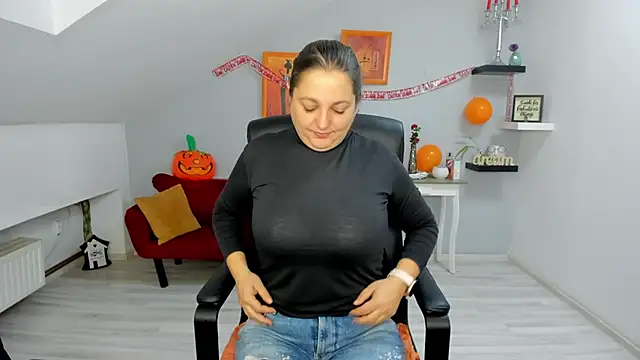 Snapshot of LollaGirl chatting on 10/30/25, 04:25 LollaGirl online show from 10/30/25, 04:25