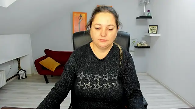 Snapshot of LollaGirl chatting on 11/24/25, 04:23 LollaGirl online show from 11/24/25, 04:23