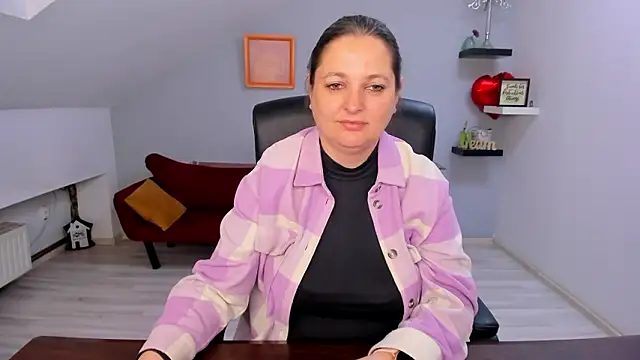 LollaGirl online show from 03/19/26, 04:16