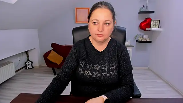 LollaGirl online show from 03/30/26, 03:18