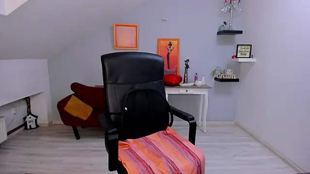 LollaGirl online show from 04/03/26, 03:26