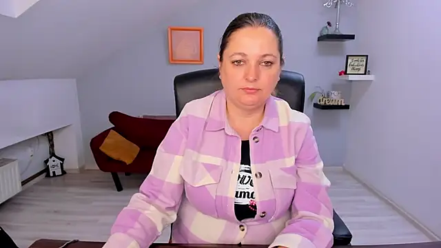 LollaGirl online show from 04/09/26, 03:17