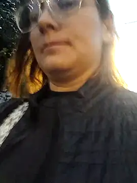 SarahDeyvis online show from 10/31/25, 10:38