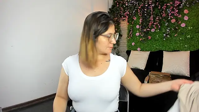 SarahDeyvis online show from 11/11/25, 01:00