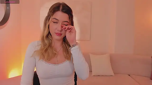 EveBensonX online show from 03/14/25, 12:40