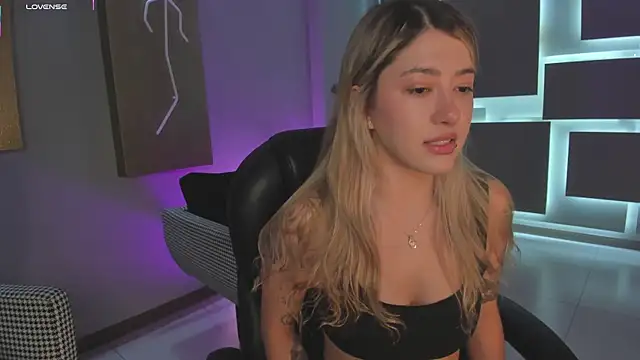 EveBensonX online show from 12/15/25, 12:42