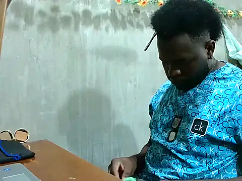 2ocmaxi online show from 11/17/25, 08:58