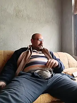 masculine bear daddy online show from 12/05/25, 09:40